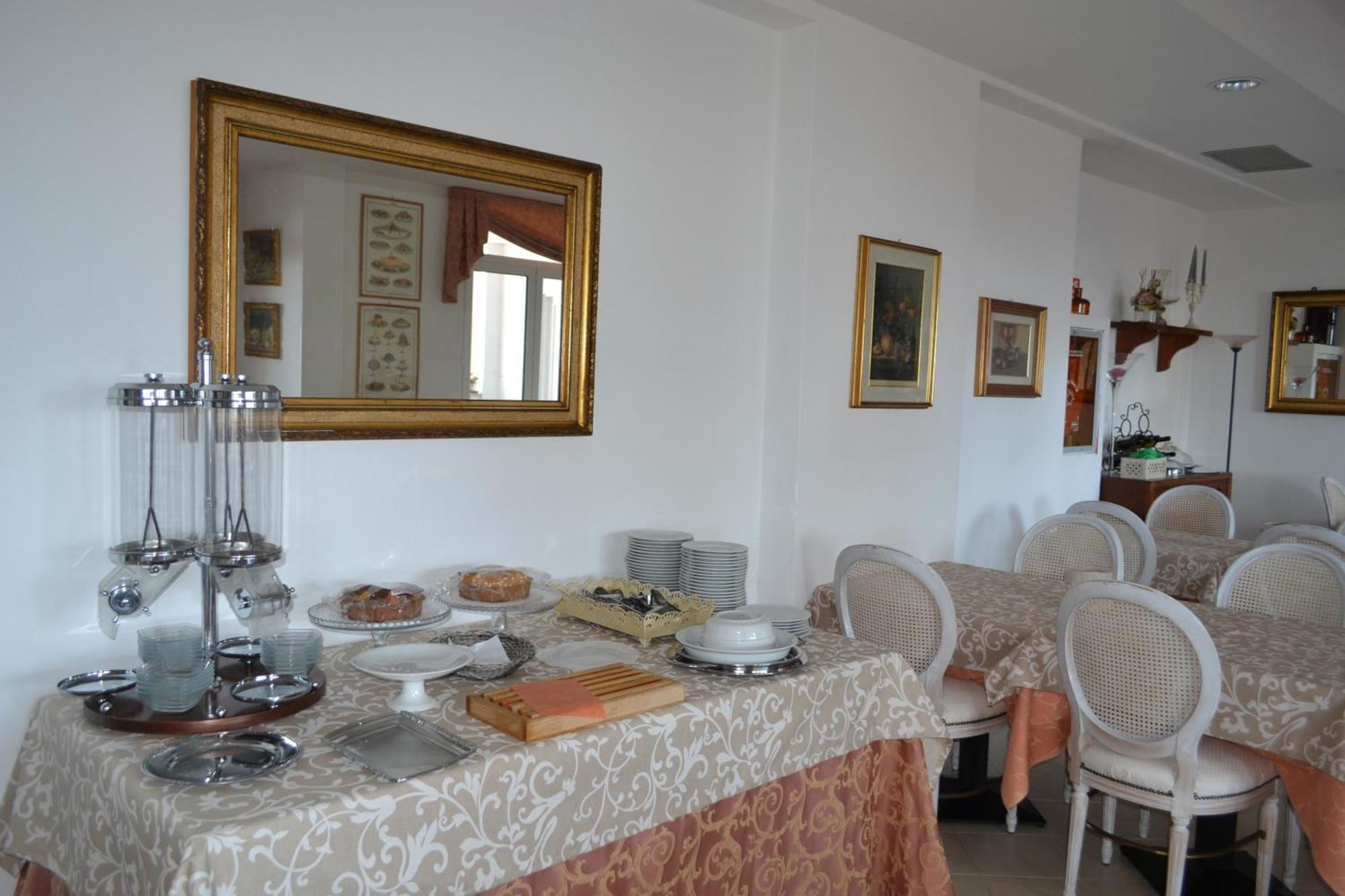 Hotel Noris Finale Ligure Exterior foto
